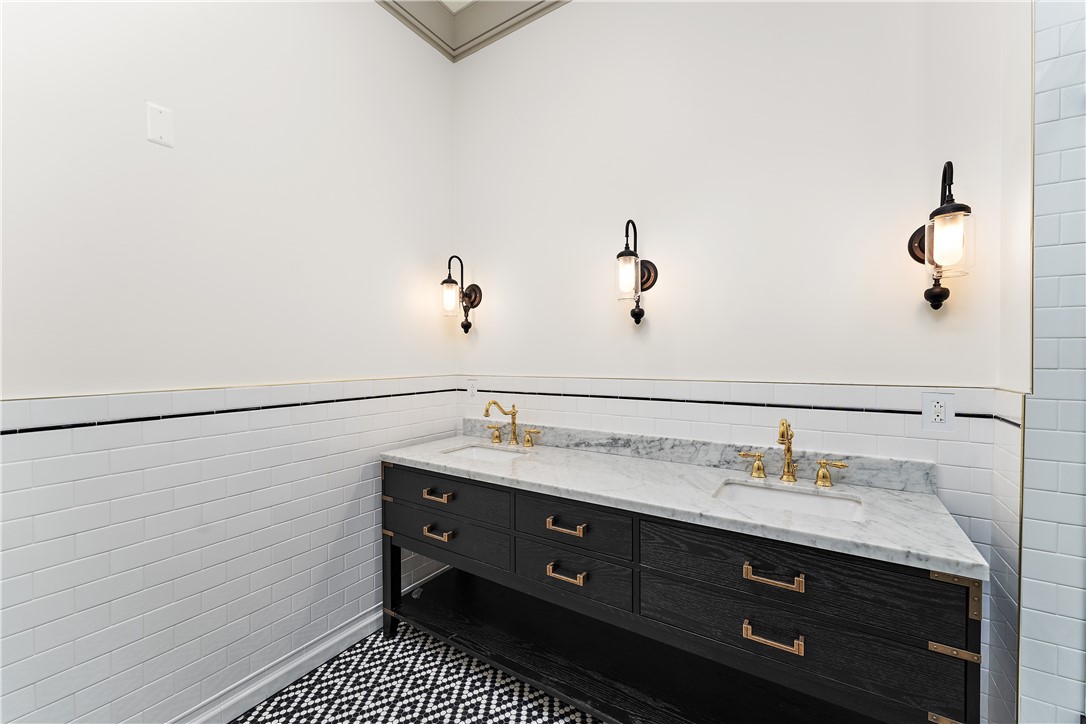 915 Liberty Avenue 601