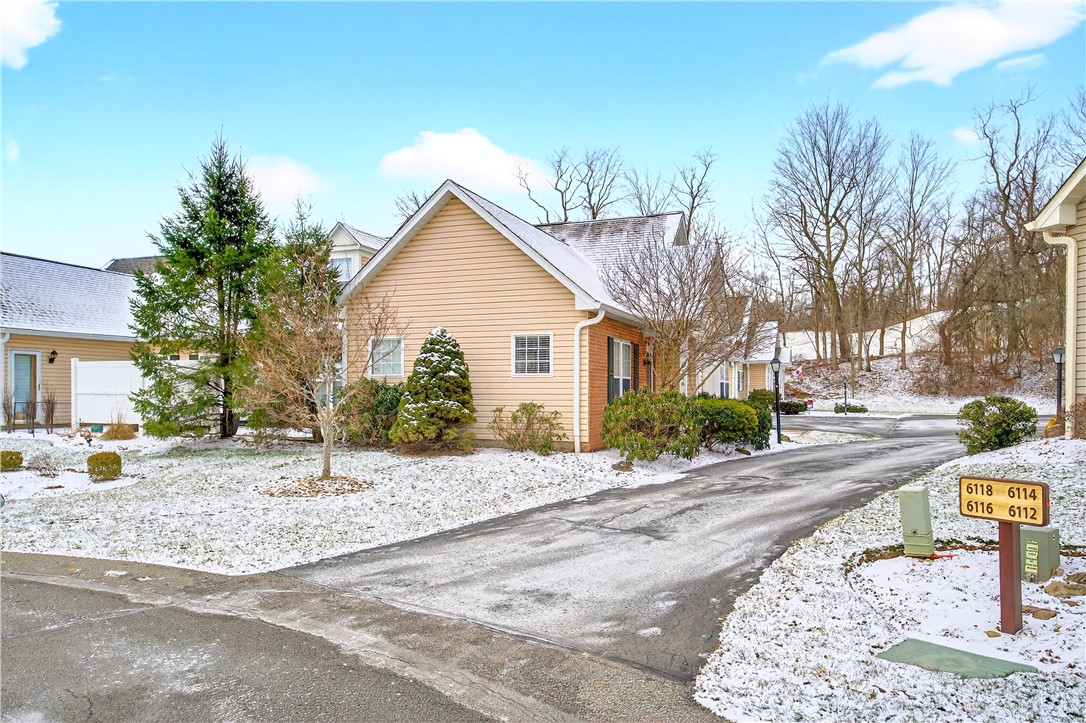 6116 Caledonia Ct
