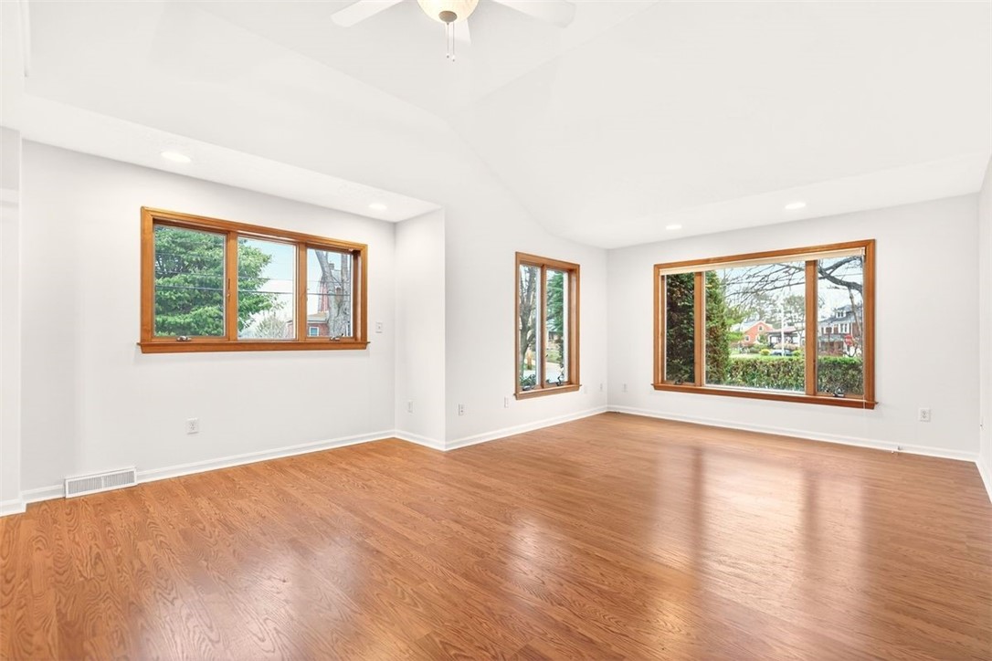 2 Terraceview Ave