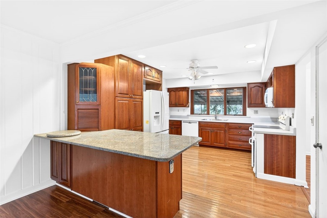 2 Terraceview Ave