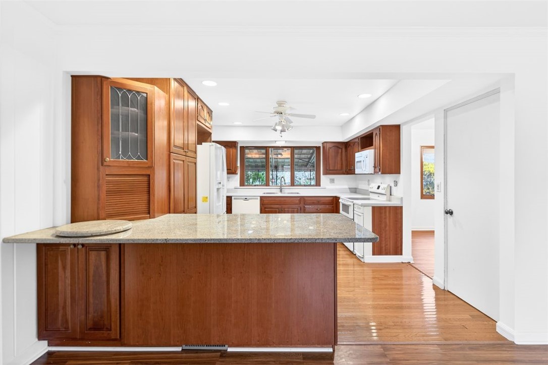 2 Terraceview Ave