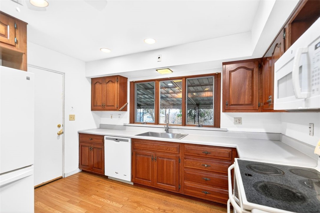 2 Terraceview Ave