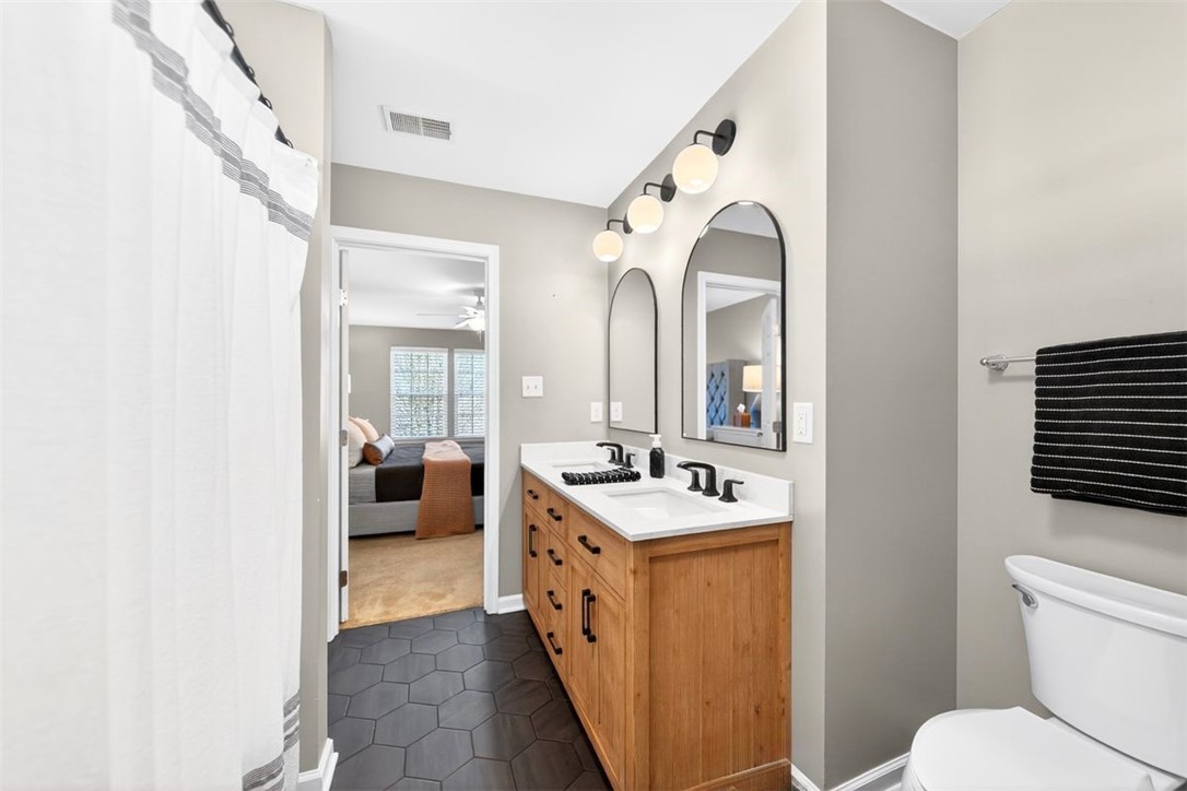 6021 Independence Dr