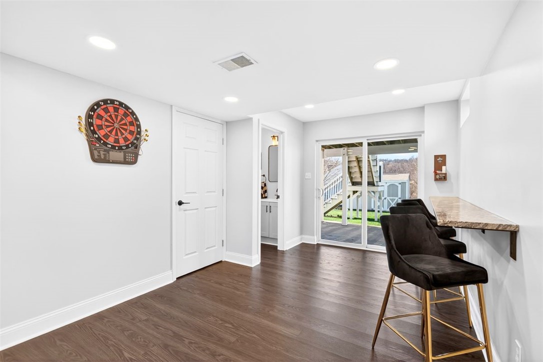 6021 Independence Dr