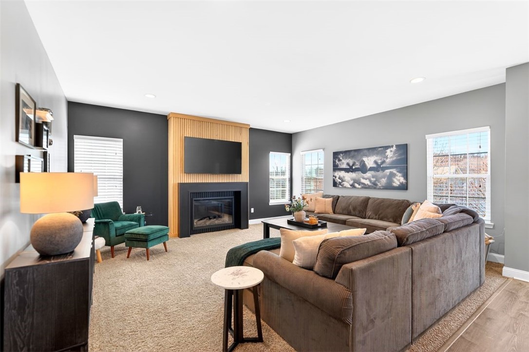 6021 Independence Dr