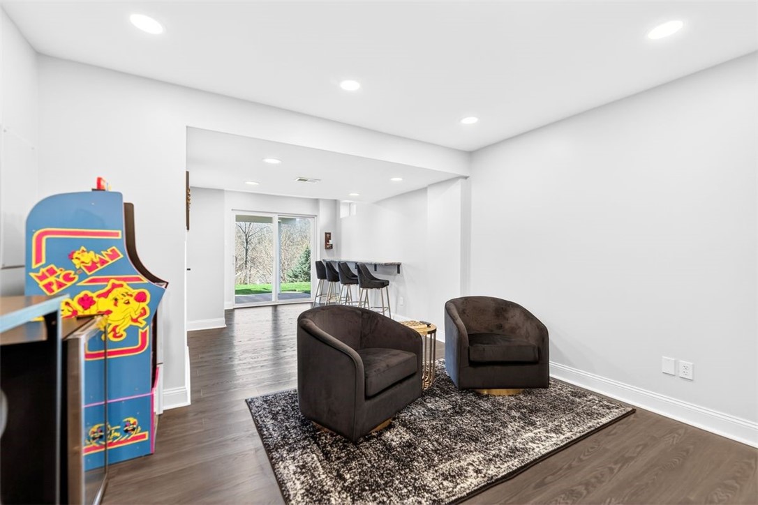 6021 Independence Dr