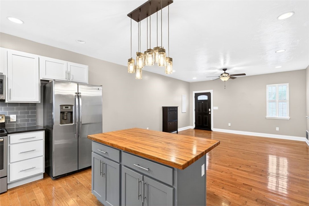 25 Greeley St