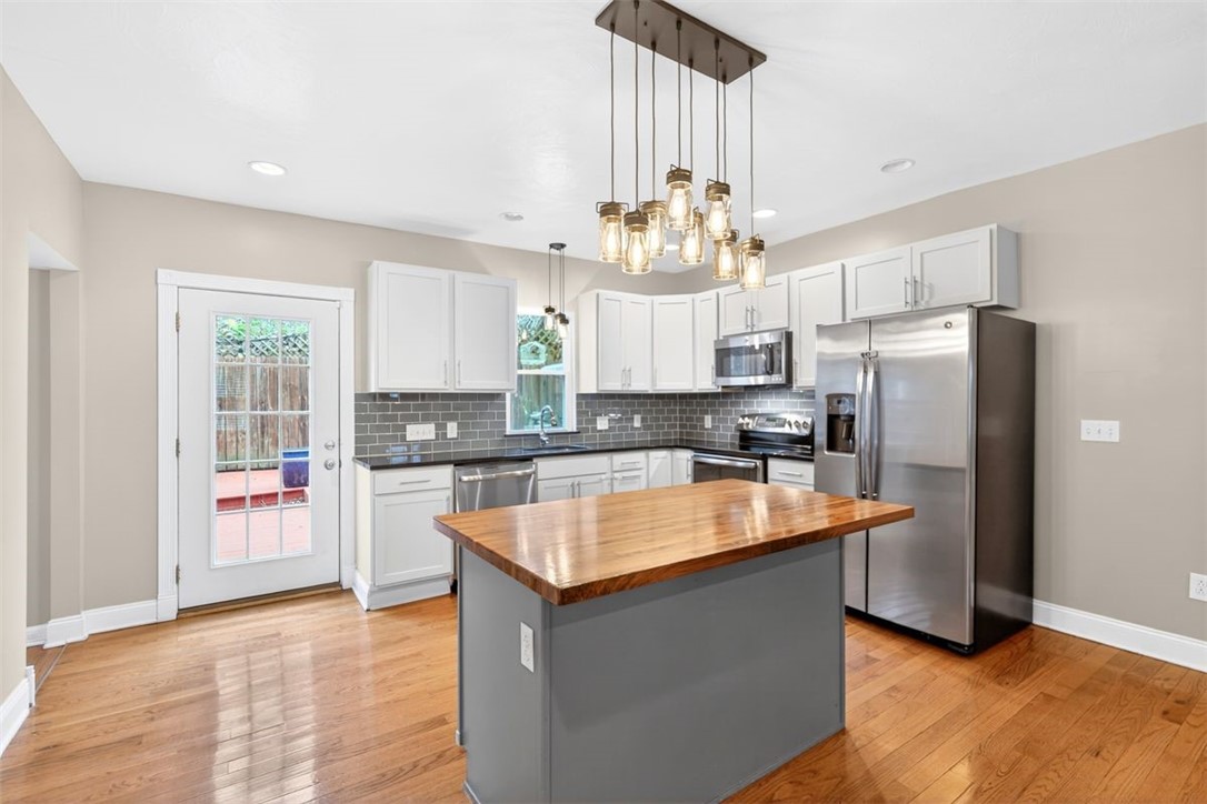 25 Greeley St