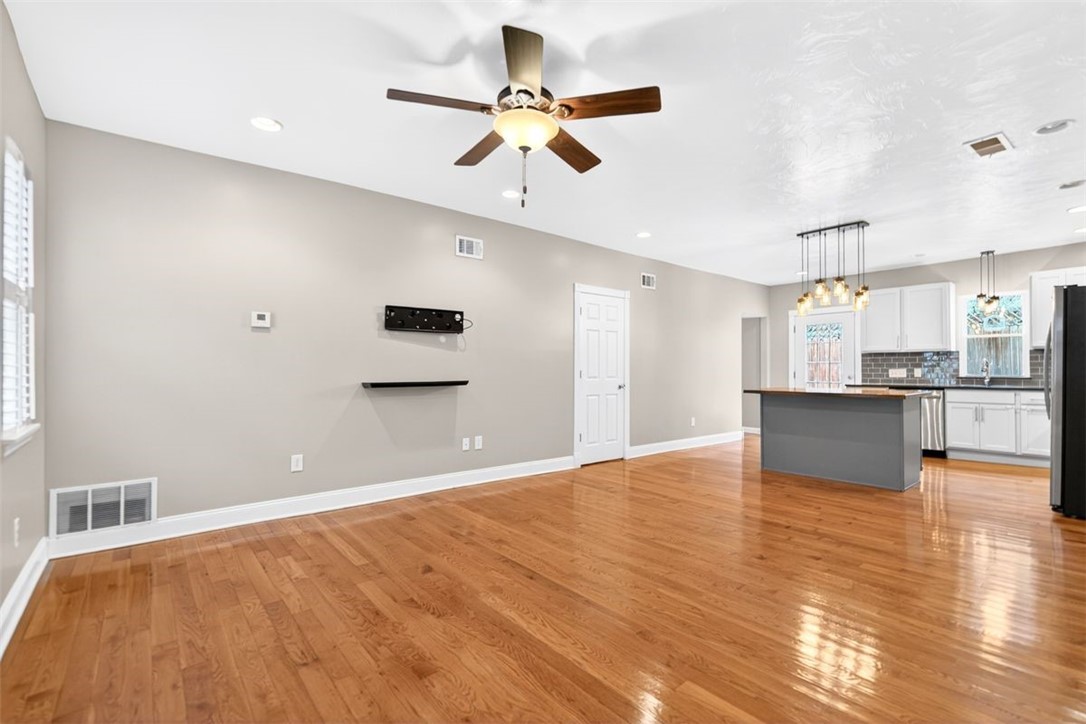 25 Greeley St
