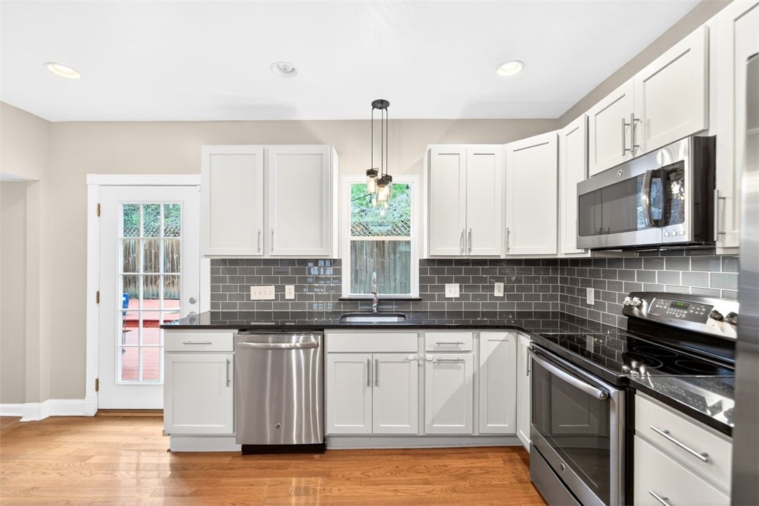 25 Greeley St