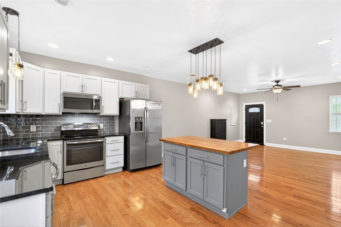 25 Greeley St