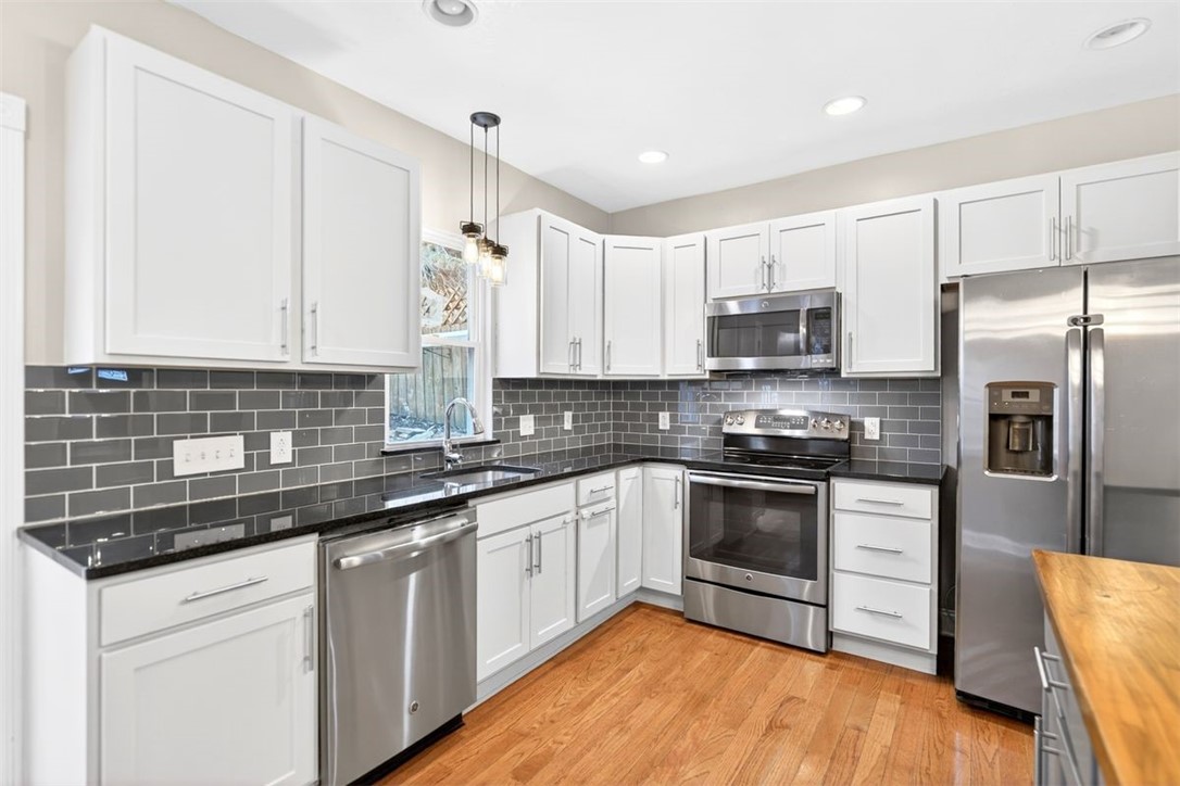 25 Greeley St