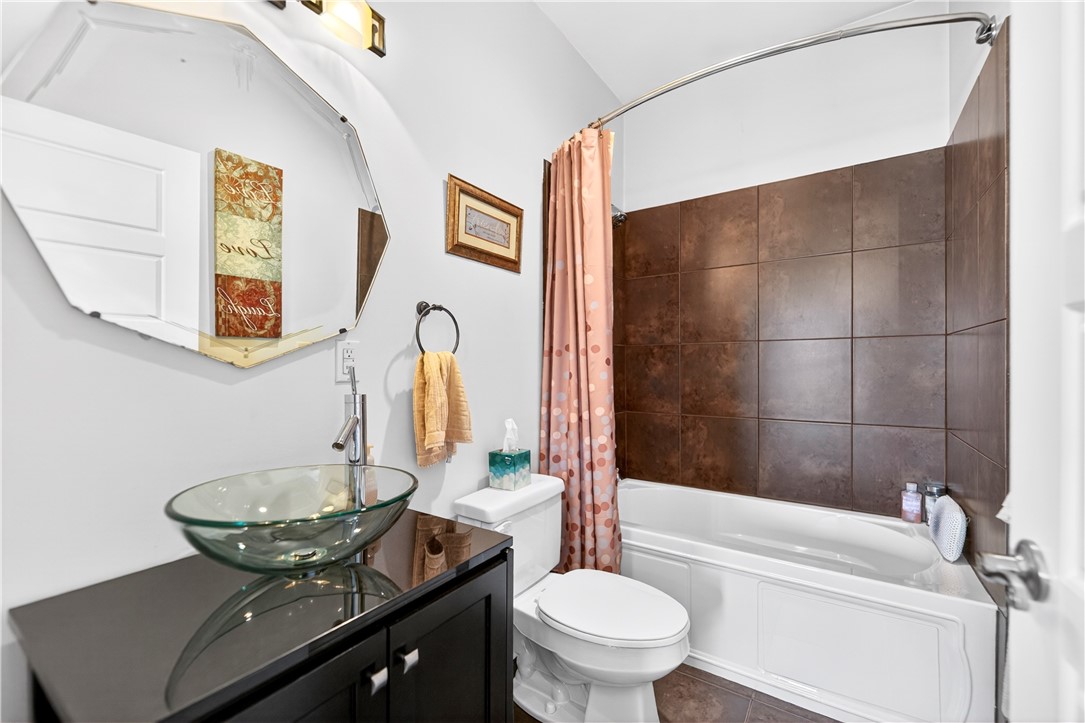 2250 Mary St 315