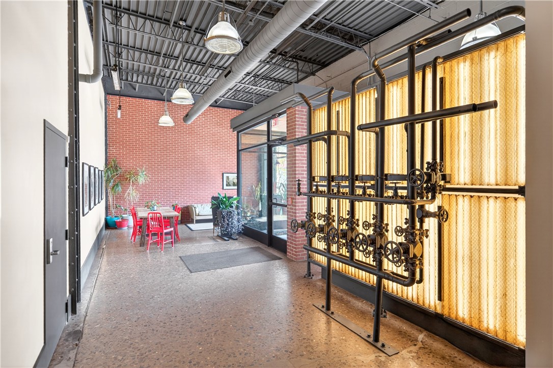 2250 Mary St 315