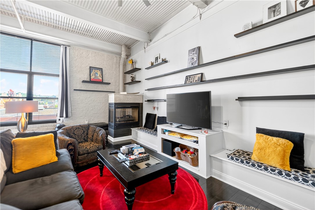 2250 Mary St 315