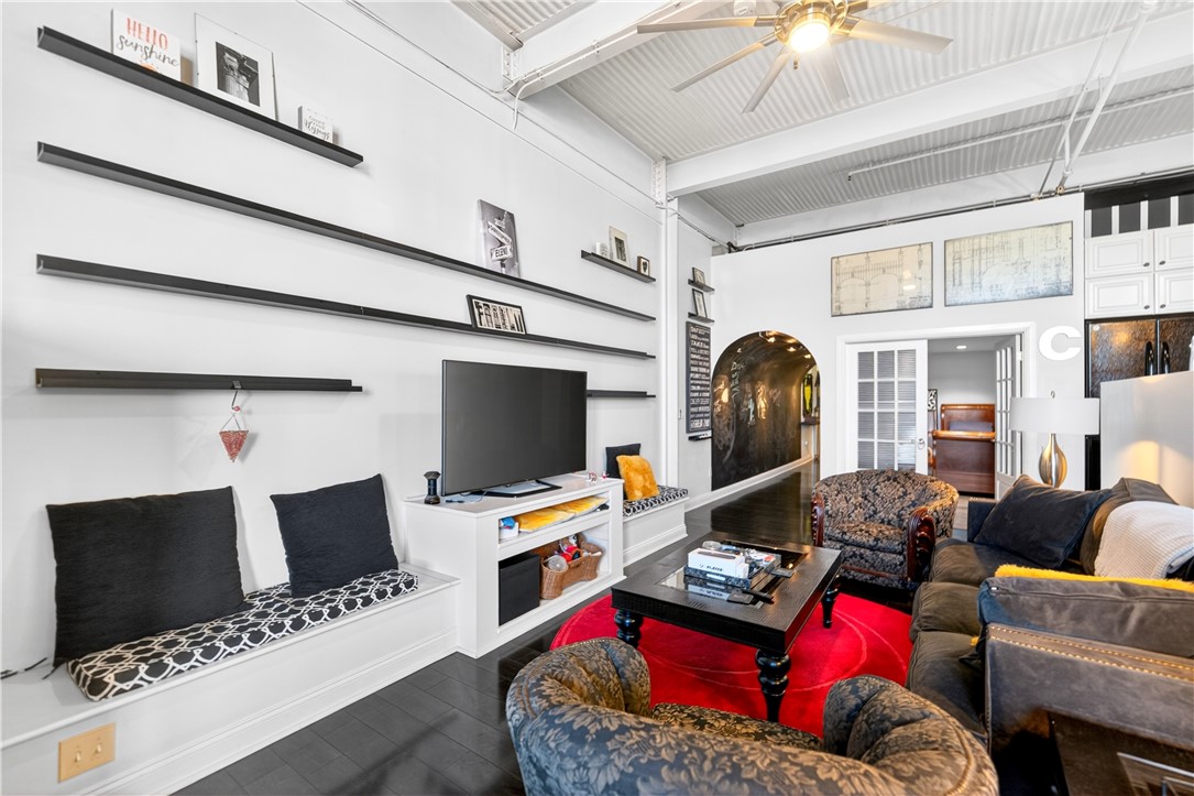 2250 Mary St 315