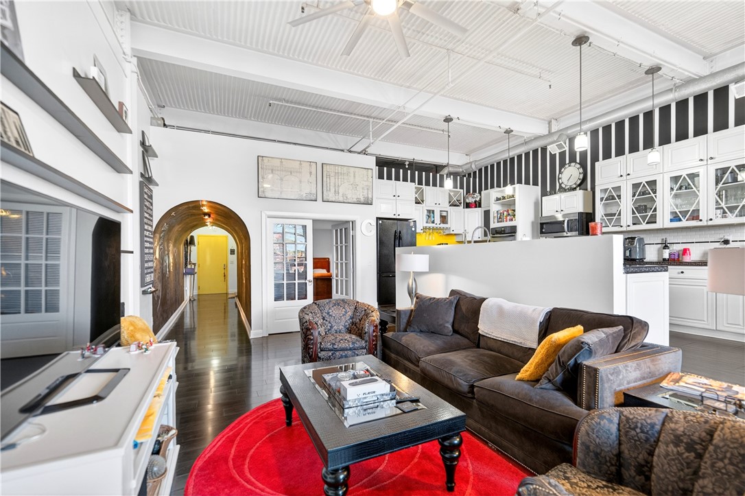 2250 Mary St 315