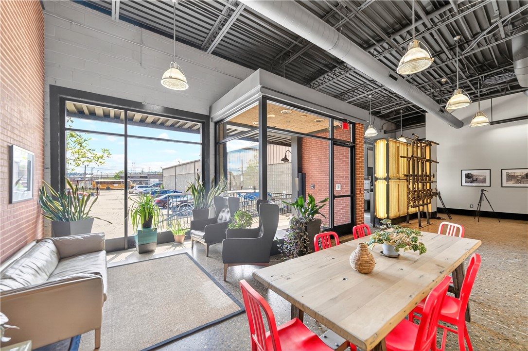 2250 Mary St 315