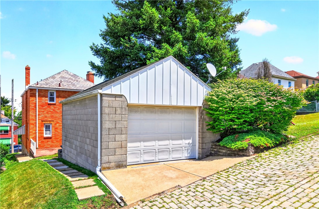1218 Wareman Ave