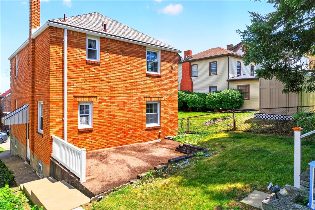 1218 Wareman Ave