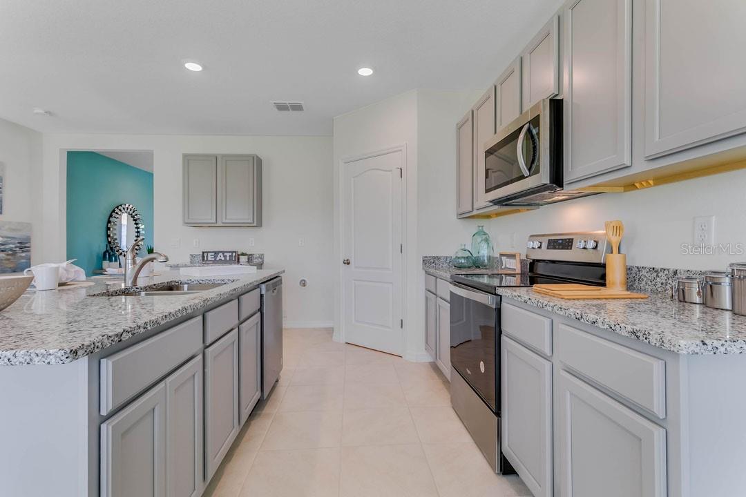 3545 SUNGROVE CIR