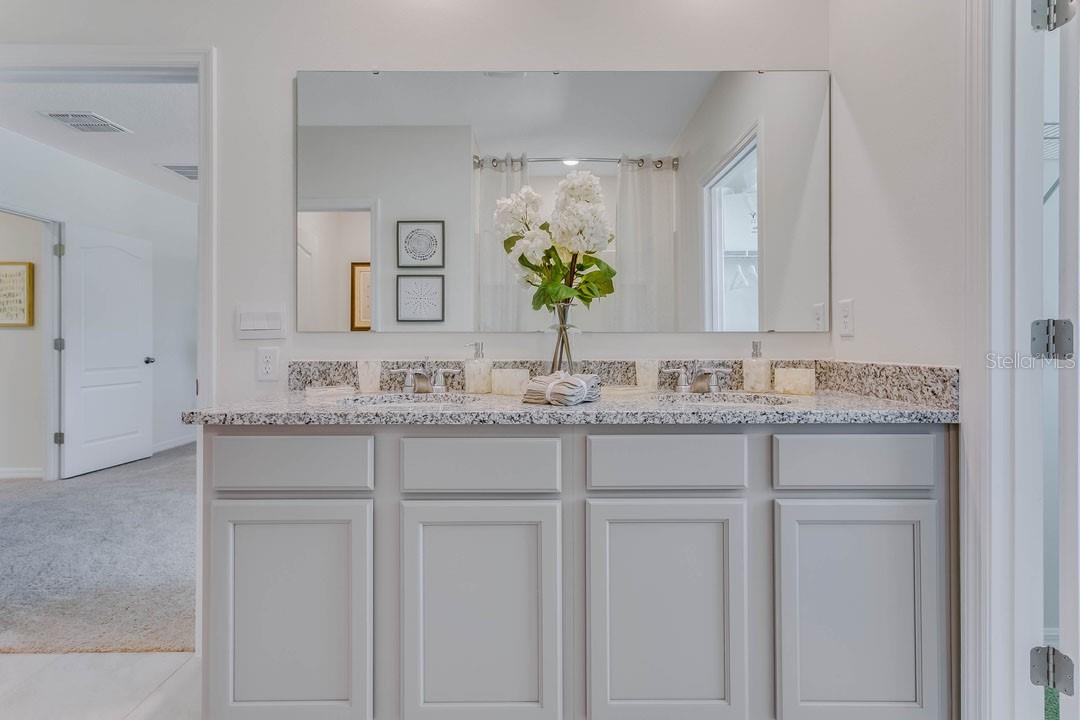 3545 SUNGROVE CIR