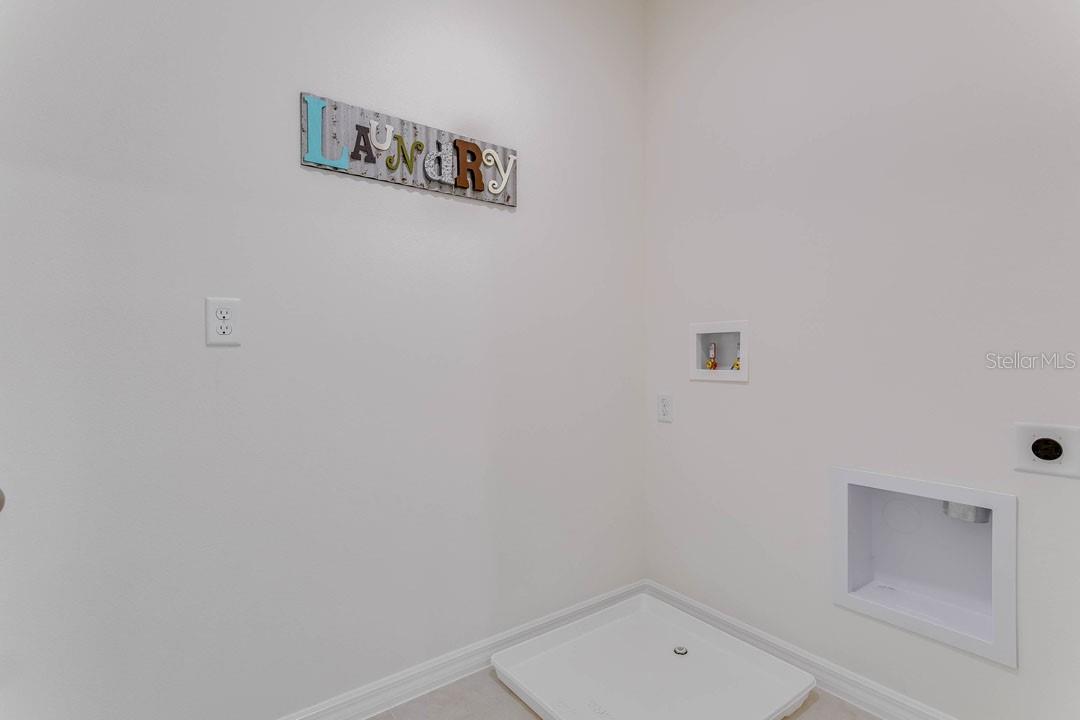 3545 SUNGROVE CIR