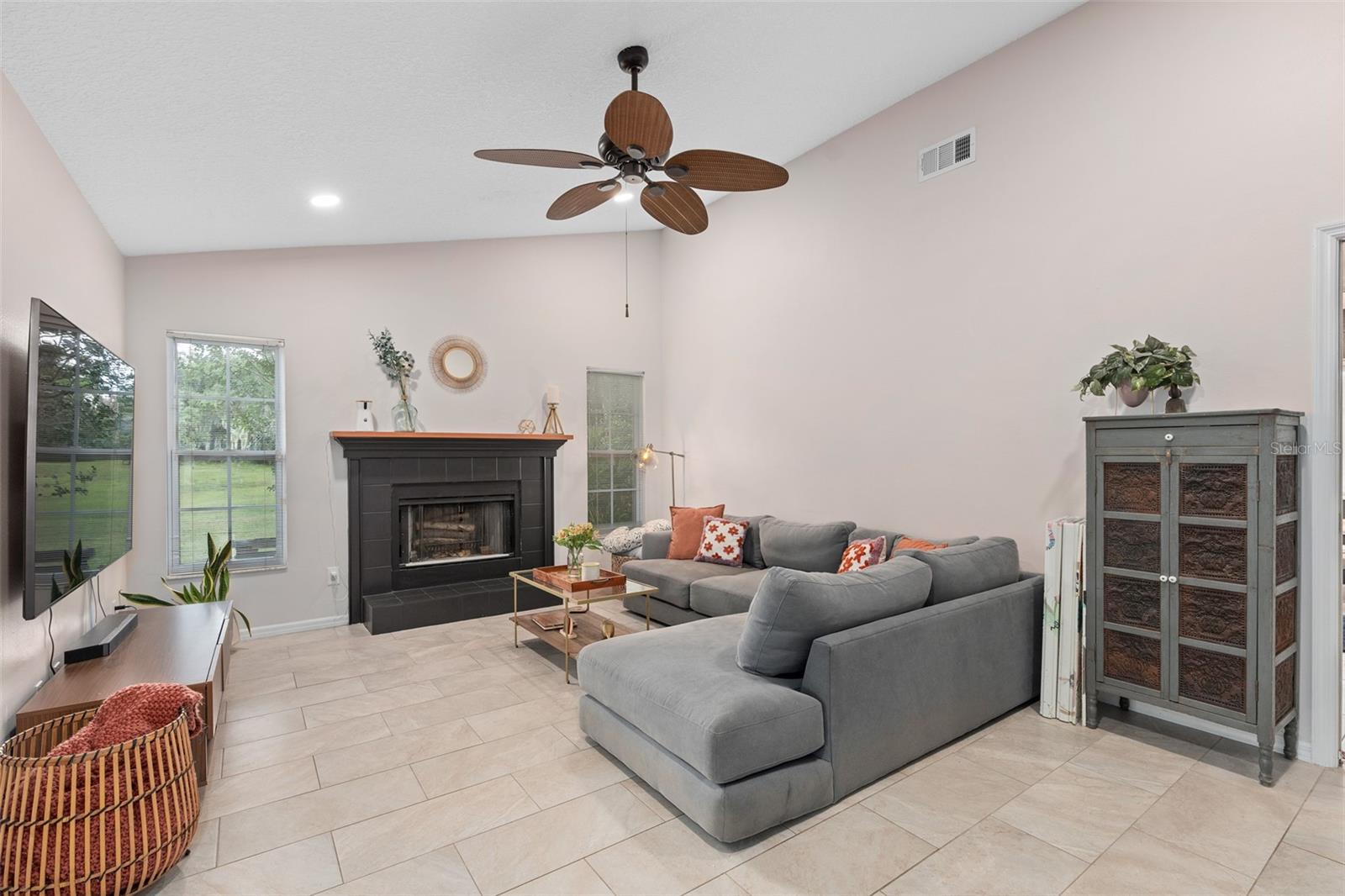 855 SILVERADO CT