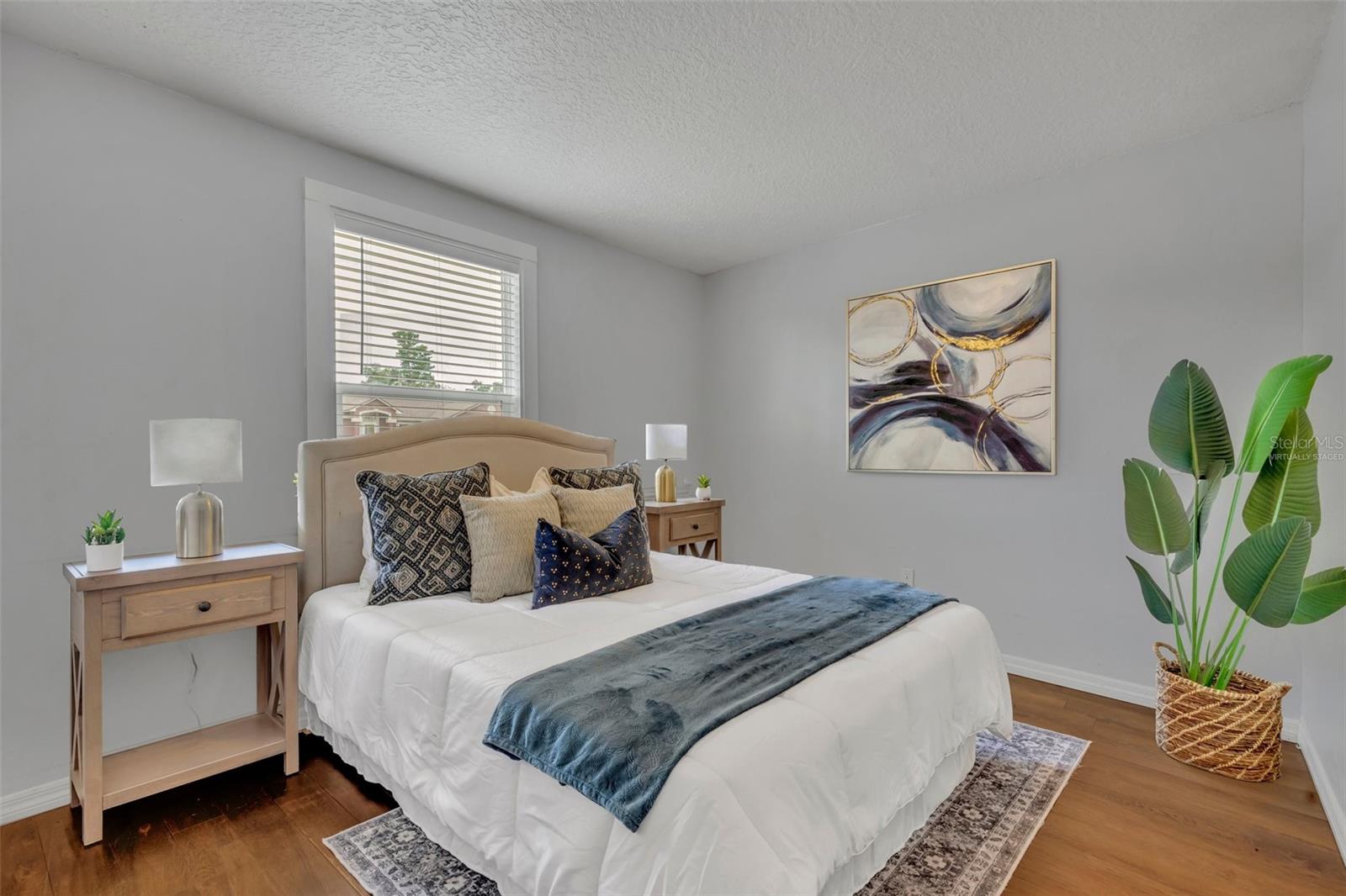 809 MENTMORE CIR