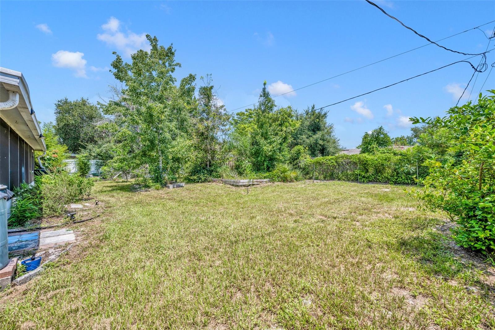 809 MENTMORE CIR