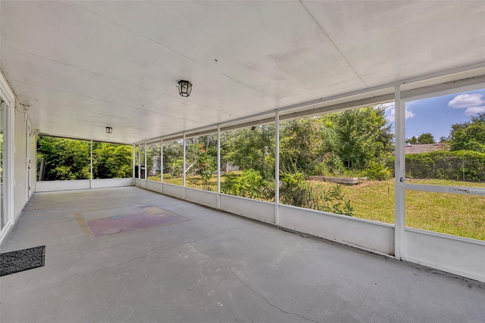 809 MENTMORE CIR