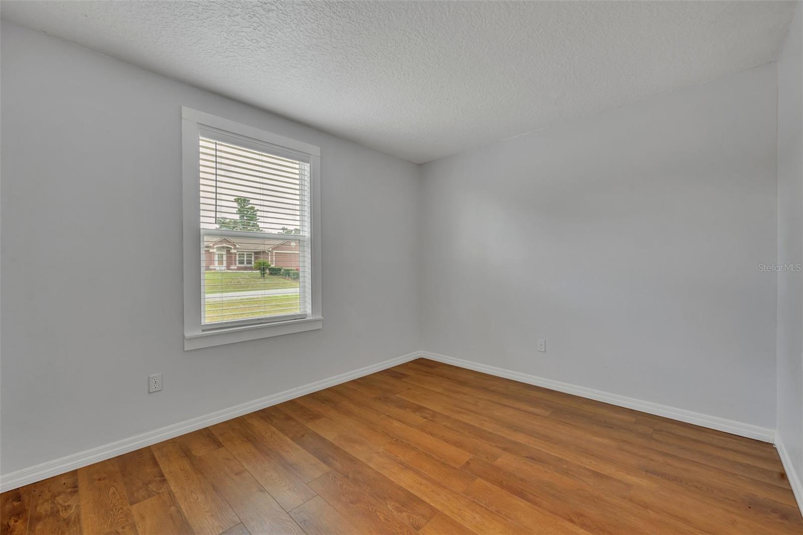 809 MENTMORE CIR