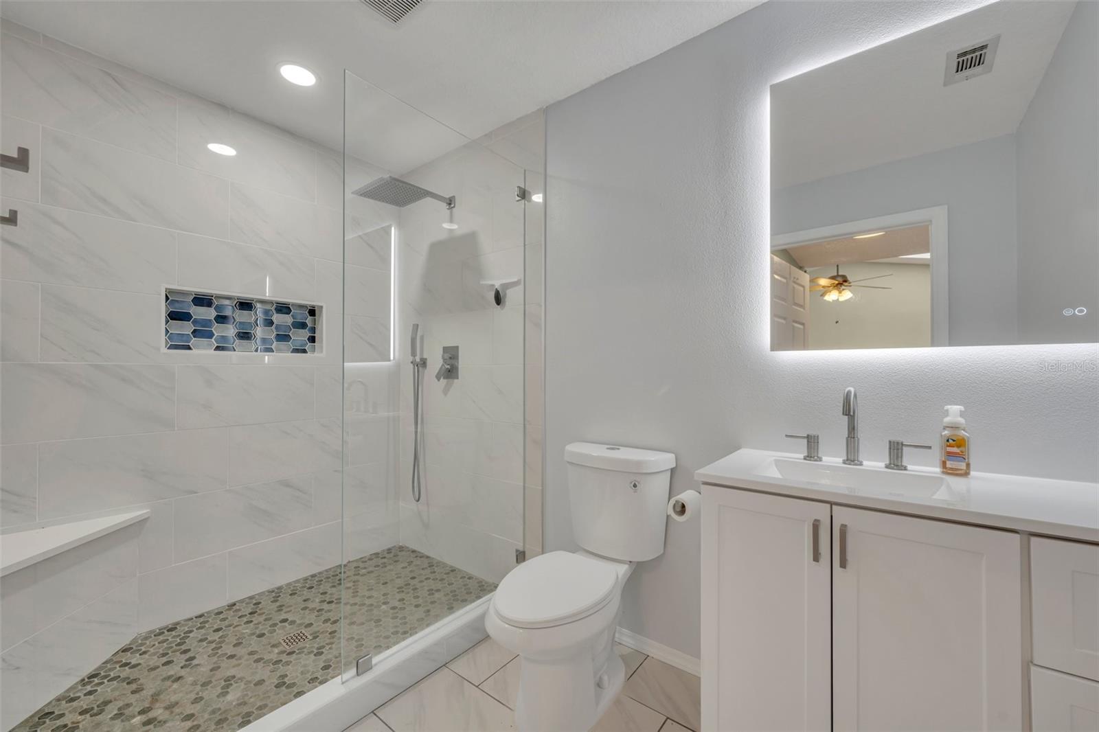 809 MENTMORE CIR