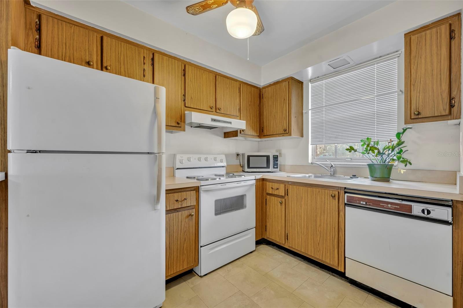 1250 S DENNING DR #104