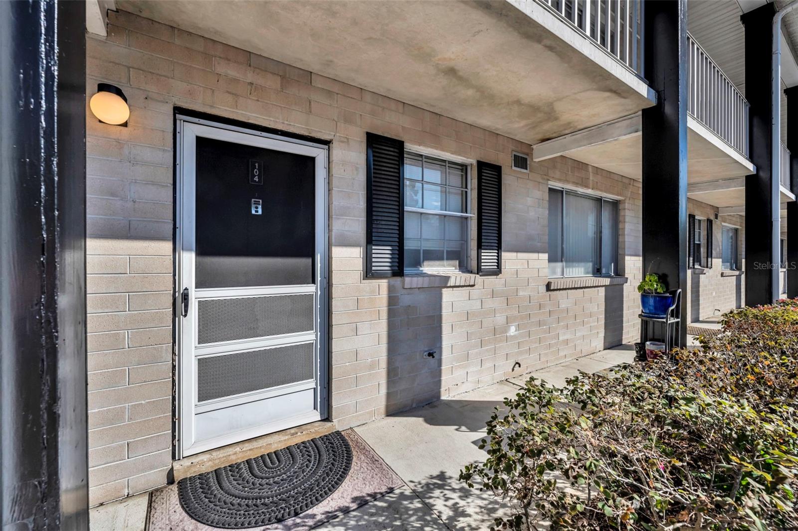 1250 S DENNING DR #104