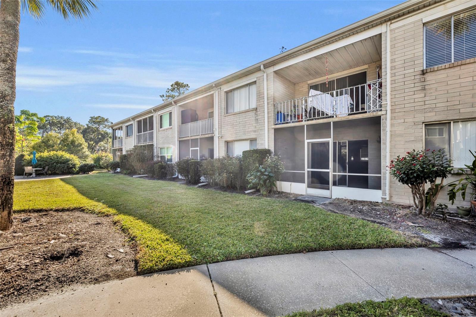 1250 S DENNING DR #104