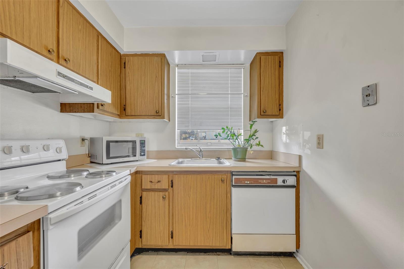 1250 S DENNING DR #104
