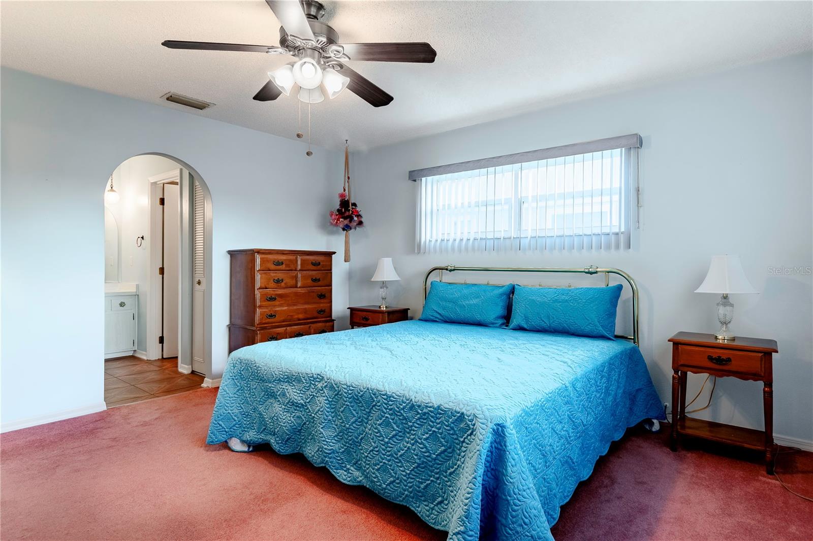 2420 PINE TREE CIRCLE DR