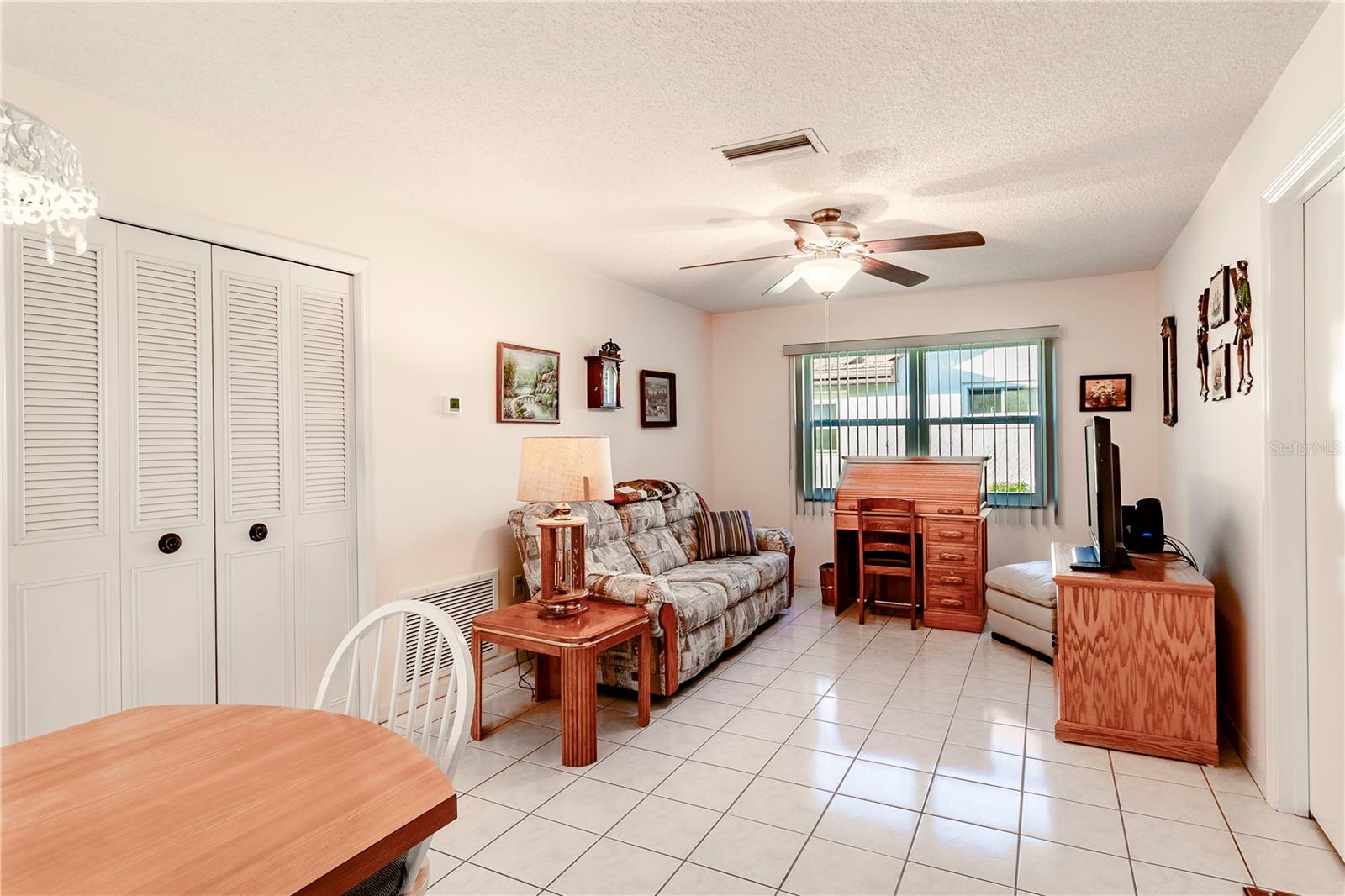 2420 PINE TREE CIRCLE DR