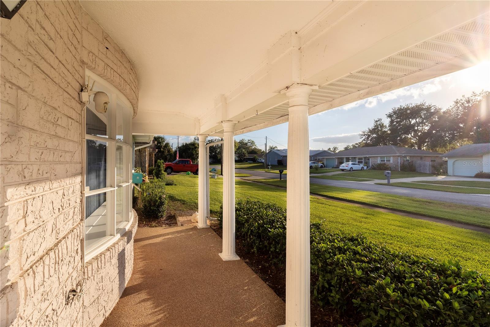 2420 PINE TREE CIRCLE DR