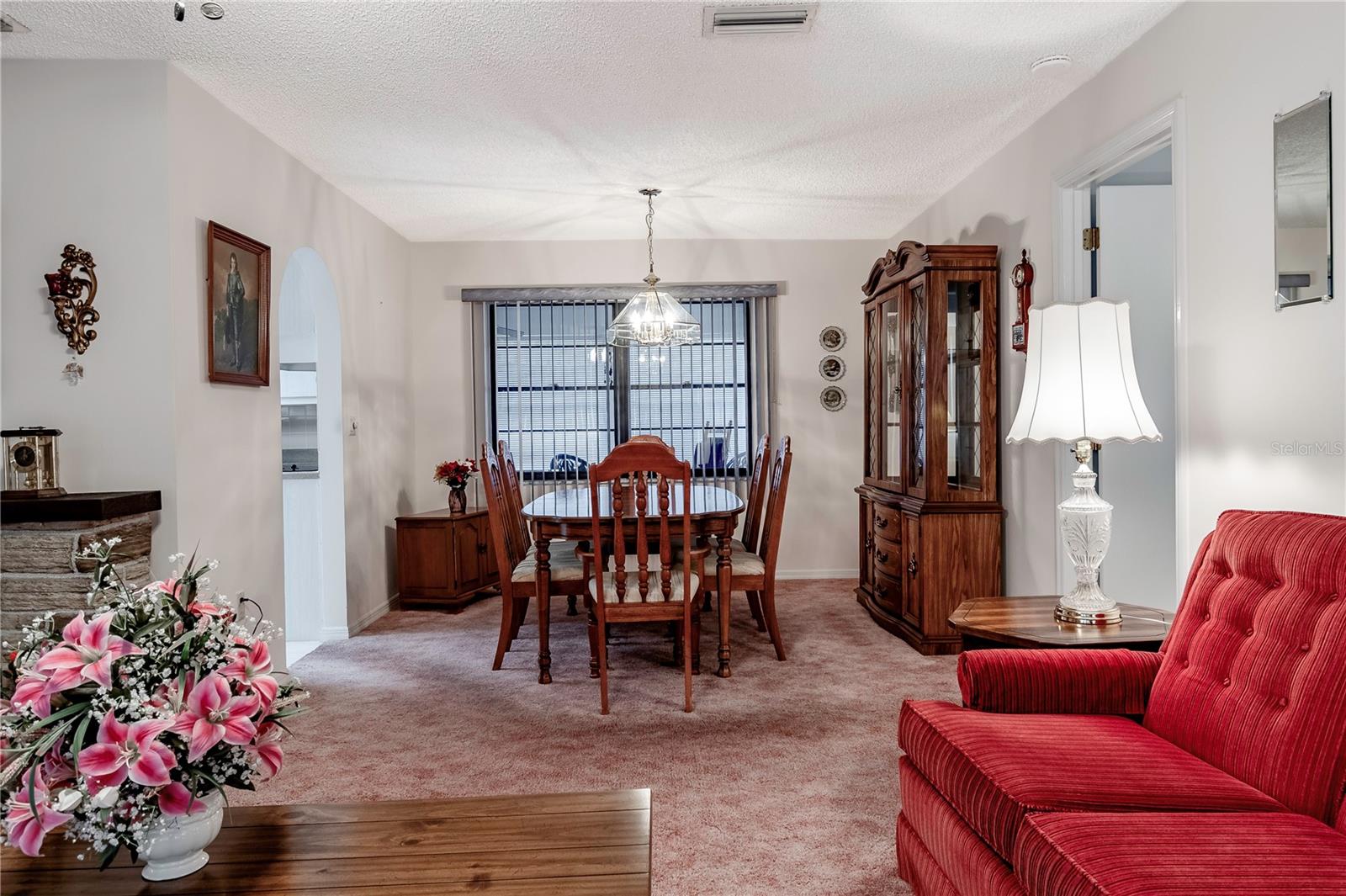 2420 PINE TREE CIRCLE DR
