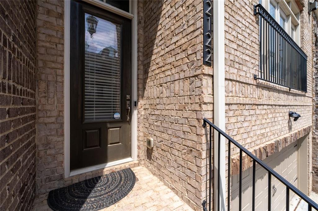2122 PEMBROKE Drive