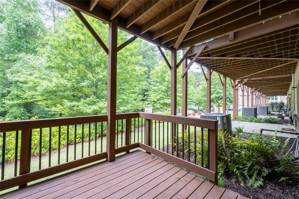 2122 PEMBROKE Drive