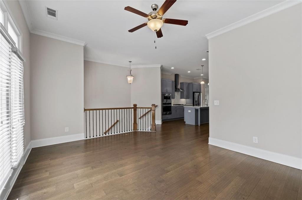 2122 PEMBROKE Drive