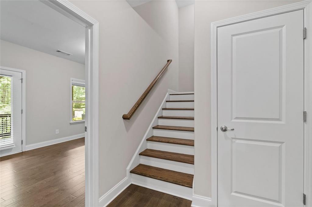 2122 PEMBROKE Drive