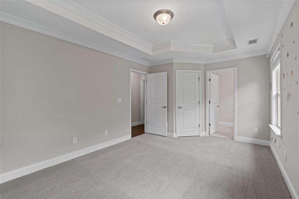2122 PEMBROKE Drive