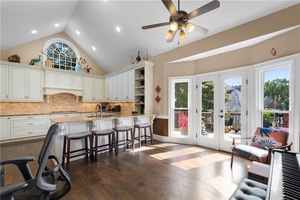 3613 GREYSTONE Circle