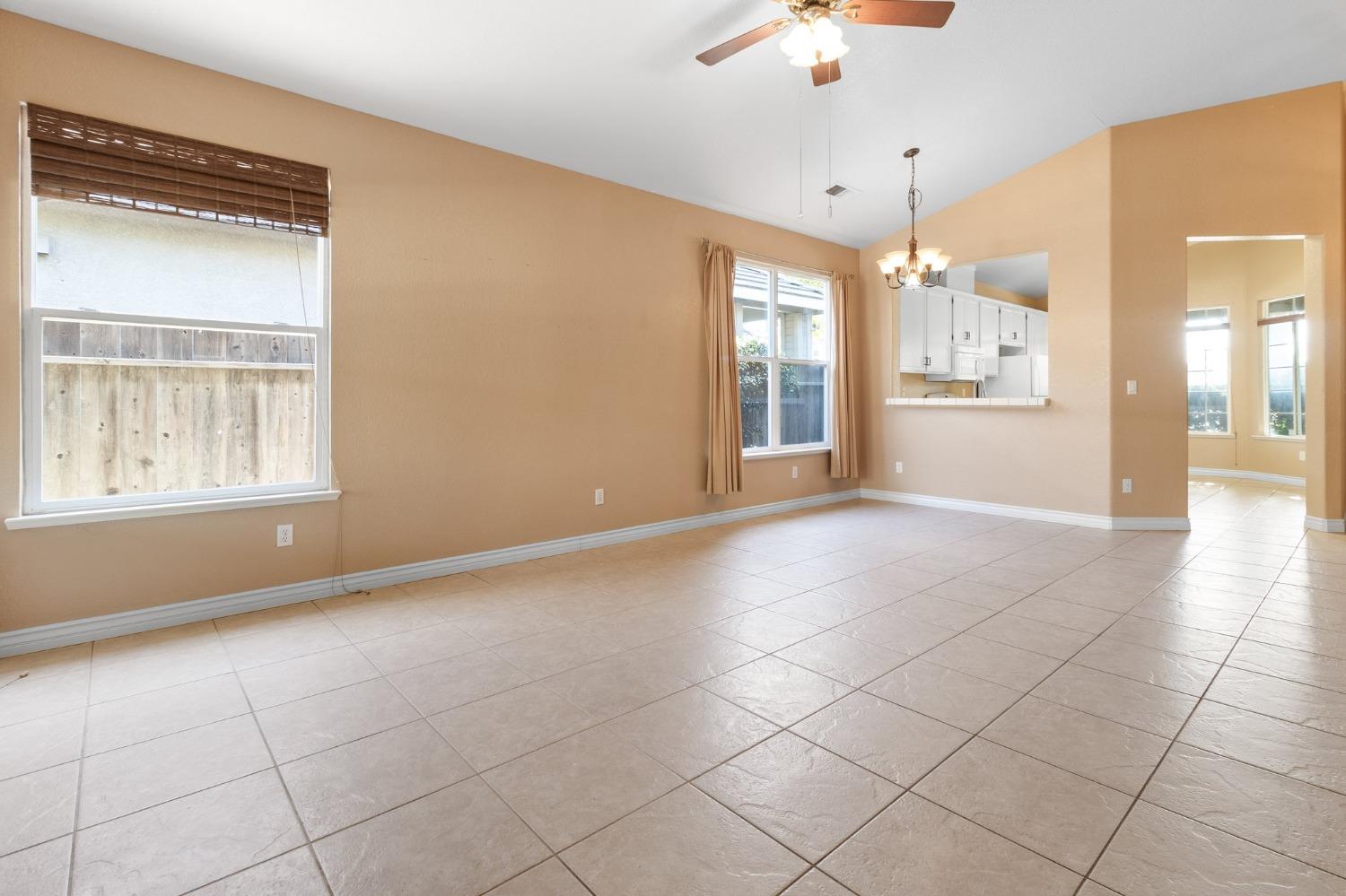 5024 TREETOP Drive