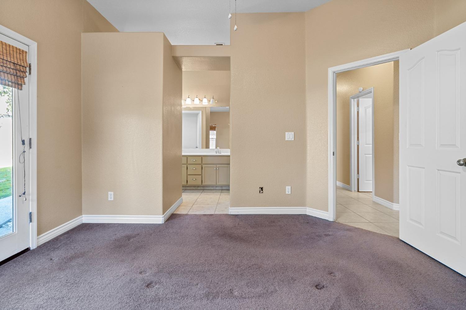 5024 TREETOP Drive