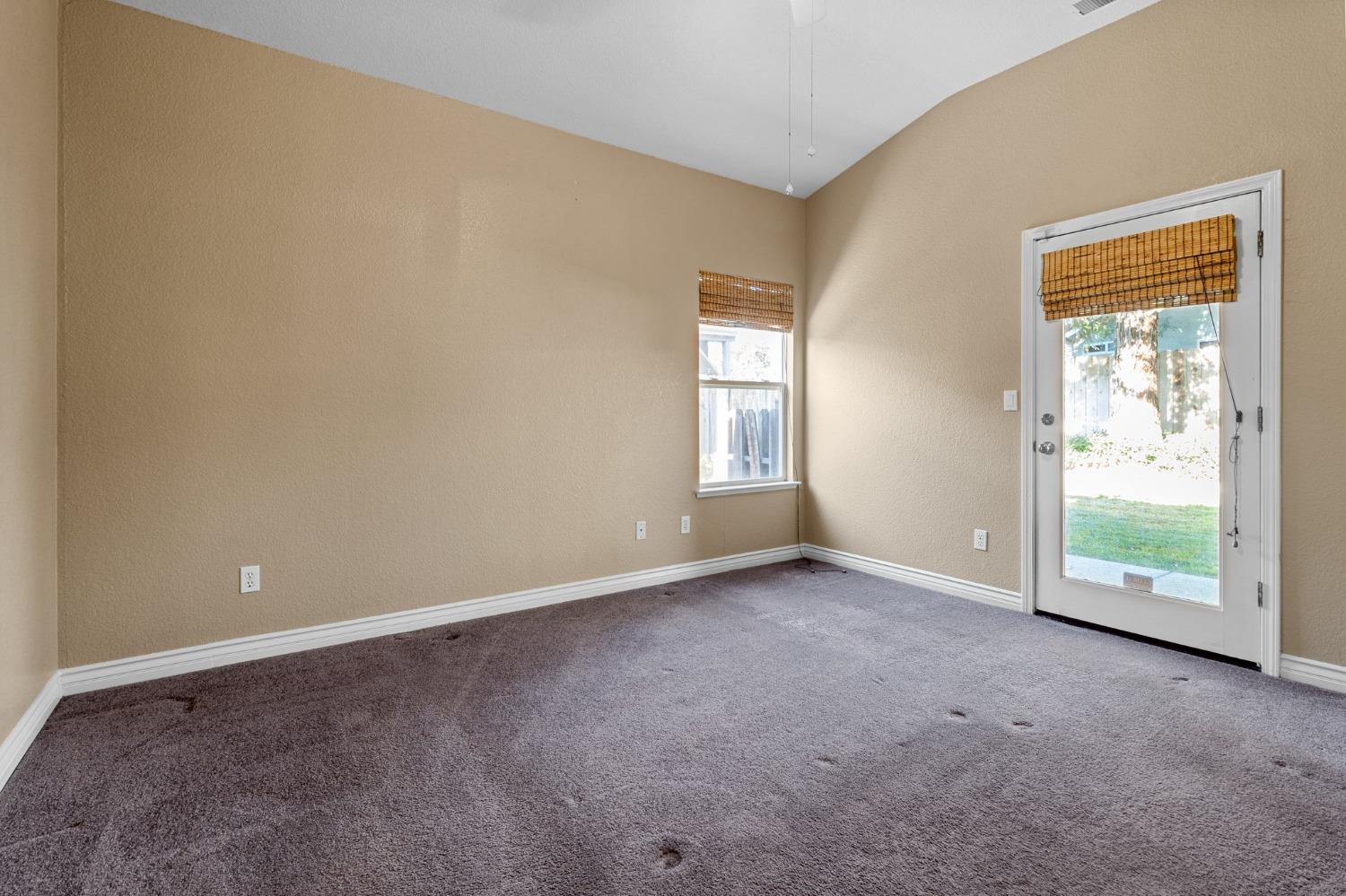 5024 TREETOP Drive